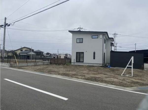 砺波市石丸、土地の外観画像です