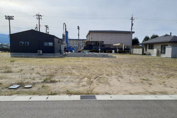 砺波市矢木、新築一戸建ての外観画像です