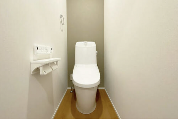 砺波市矢木、新築一戸建てのトイレ画像です