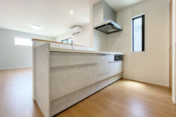 砺波市矢木、新築一戸建てのキッチン画像です