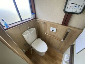 砺波市庄川町、中古一戸建てのトイレ画像です