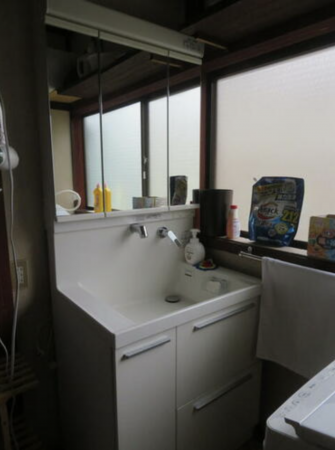砺波市庄川町、中古一戸建ての洗面画像です
