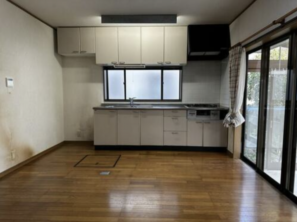 砺波市柳瀬、中古一戸建てのキッチン画像です