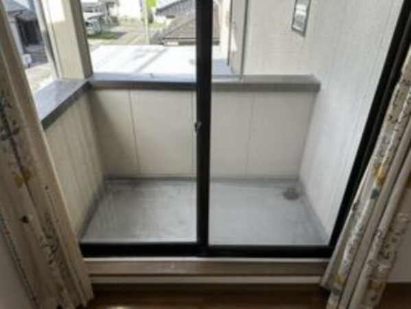 砺波市柳瀬、中古一戸建てのバルコニー画像です