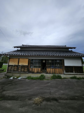南砺市山斐、中古一戸建ての外観画像です