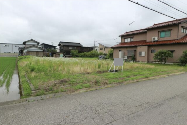 砺波市苗加、土地の外観画像です