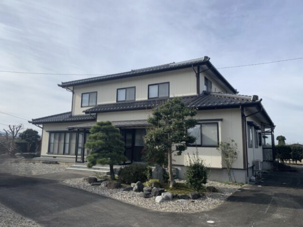 砺波市太郎丸、中古一戸建ての外観画像です
