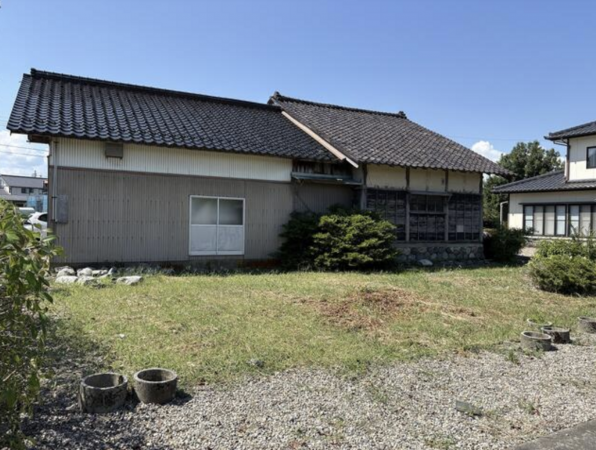 砺波市太郎丸、中古一戸建ての外観画像です