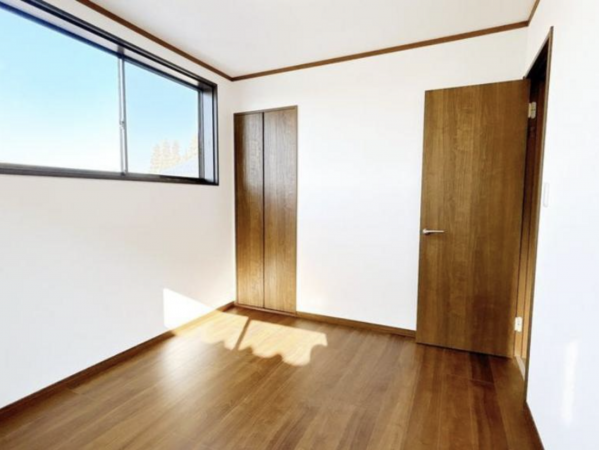 砺波市秋元、中古一戸建ての内装画像です
