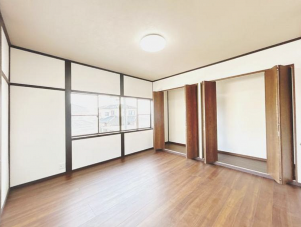 砺波市秋元、中古一戸建ての内装画像です