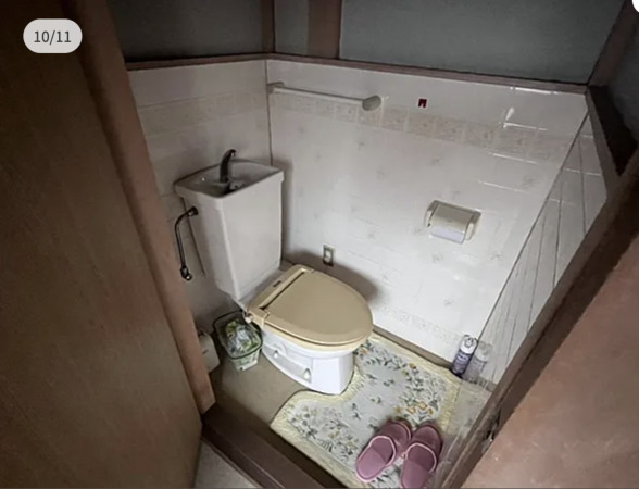 小矢部市東福町、中古一戸建てのトイレ画像です