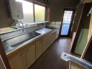 南砺市、中古一戸建てのキッチン画像です