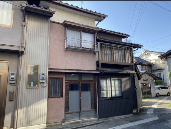 南砺市、中古一戸建ての外観画像です