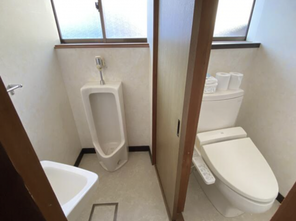 南砺市、中古一戸建てのトイレ画像です