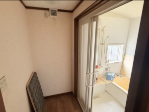 砺波市福岡、中古一戸建ての風呂画像です