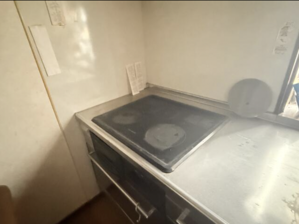 砺波市福岡、中古一戸建てのキッチン画像です
