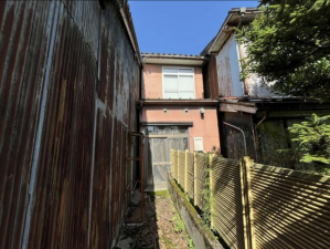 小矢部市西福町、中古一戸建ての外観画像です