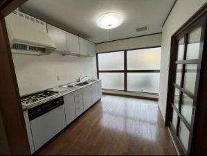 小矢部市西福町、中古一戸建てのキッチン画像です