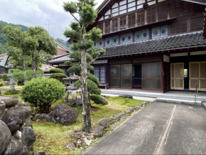 砺波市庄川町、中古一戸建ての外観画像です