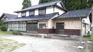 砺波市東保、中古一戸建ての外観画像です