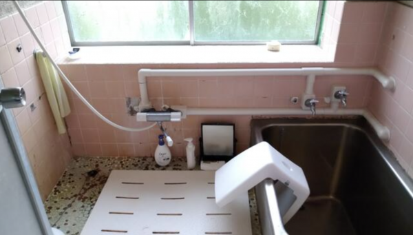 砺波市東保、中古一戸建ての風呂画像です