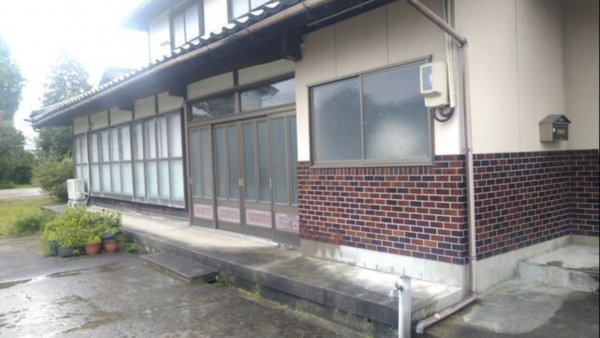 砺波市東保、中古一戸建ての外観画像です