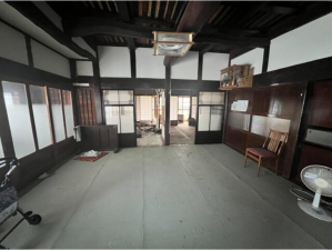 南砺市高儀、中古一戸建ての画像です