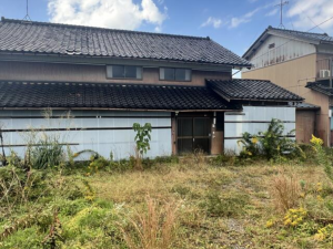南砺市高儀、中古一戸建ての画像です