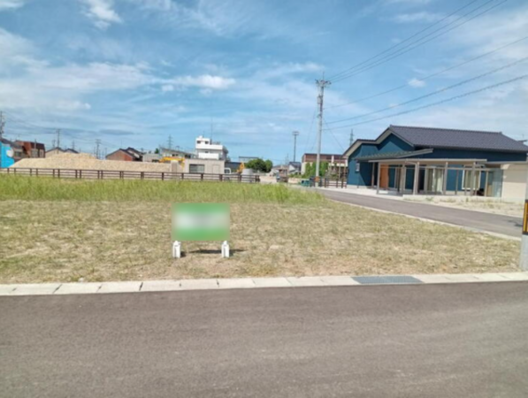 砺波市春日町、土地の外観画像です