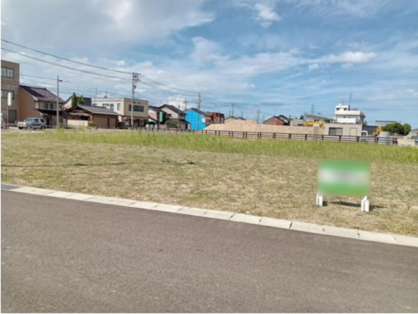 砺波市春日町、土地の外観画像です