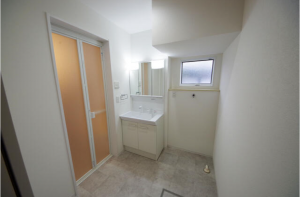 小矢部市埴生、新築一戸建ての洗面画像です