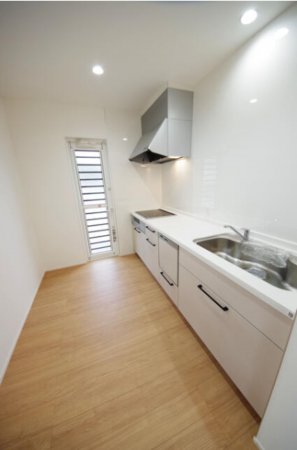 小矢部市埴生、新築一戸建てのキッチン画像です