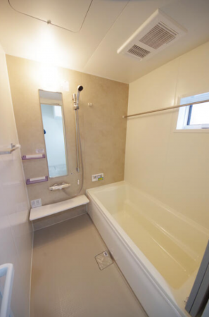 小矢部市埴生、新築一戸建ての風呂画像です