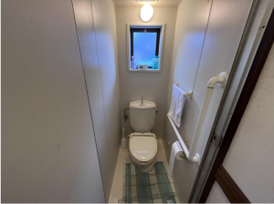 南砺市福野、中古一戸建てのトイレ画像です