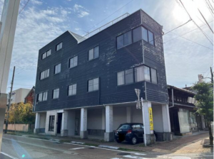 小矢部市石動町、中古一戸建ての外観画像です