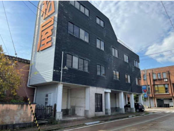 小矢部市石動町、中古一戸建ての外観画像です