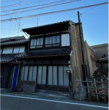 砺波市広上町、中古一戸建ての外観画像です