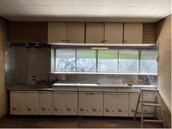 砺波市広上町、中古一戸建てのキッチン画像です