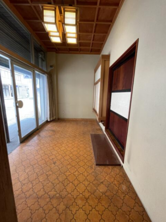 砺波市表町、中古一戸建ての玄関画像です