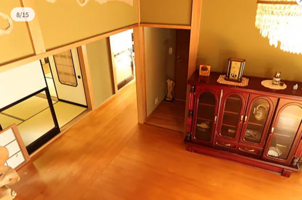 小矢部市今石動町、中古一戸建ての玄関画像です