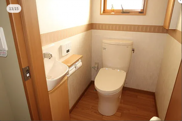 小矢部市今石動町、中古一戸建てのトイレ画像です