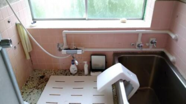 砺波市東保、中古一戸建ての風呂画像です