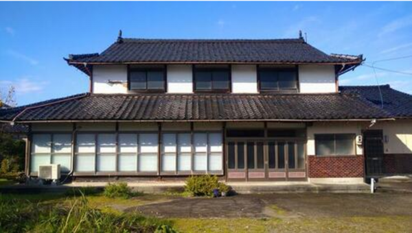 砺波市東保、中古一戸建ての外観画像です