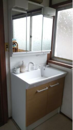 砺波市東保、中古一戸建ての洗面画像です