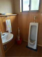 砺波市庄川町、中古一戸建てのトイレ画像です