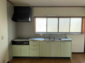 小矢部市鷲島、中古一戸建てのキッチン画像です