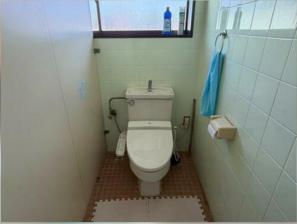 南砺市竹林、中古一戸建てのトイレ画像です
