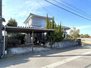 砺波市東石丸、中古一戸建ての外観画像です