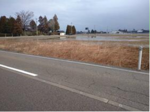 砺波市林、土地の前面道路を含む現地写真画像です