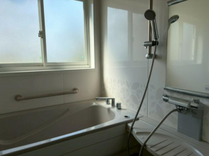 南砺市北野、中古一戸建ての風呂画像です